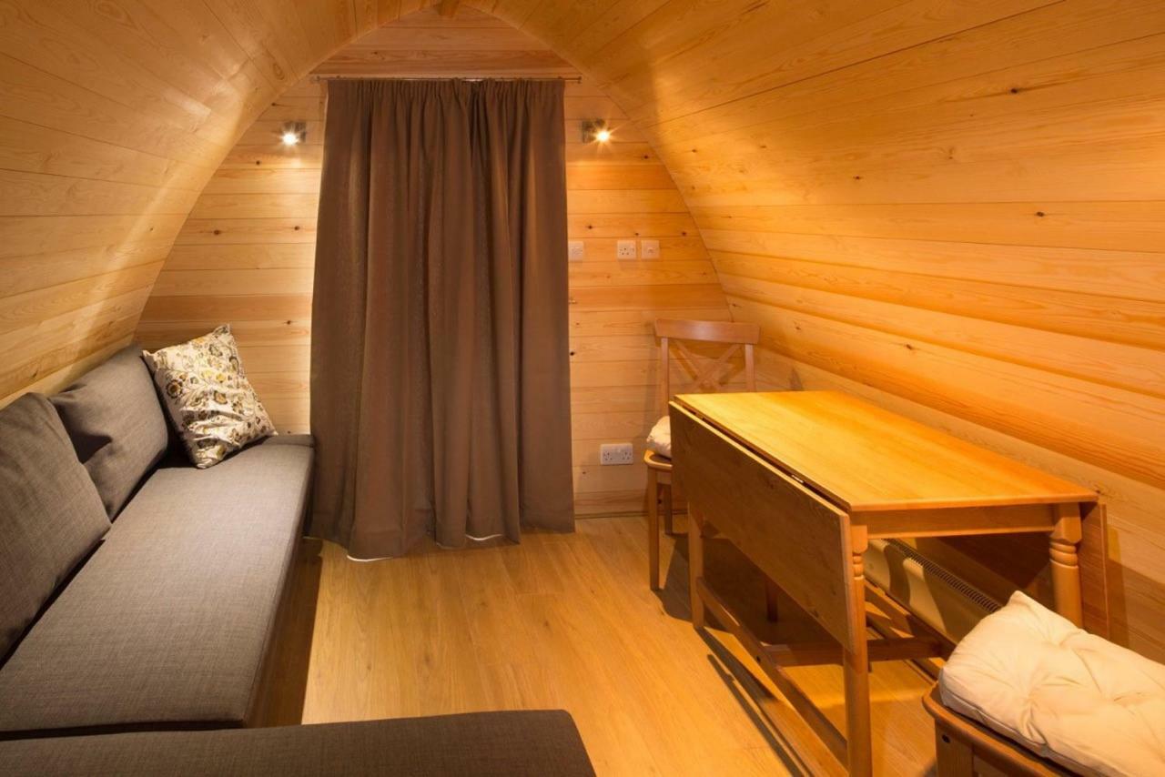 Mallow Glamping Pod Челтнъм Екстериор снимка