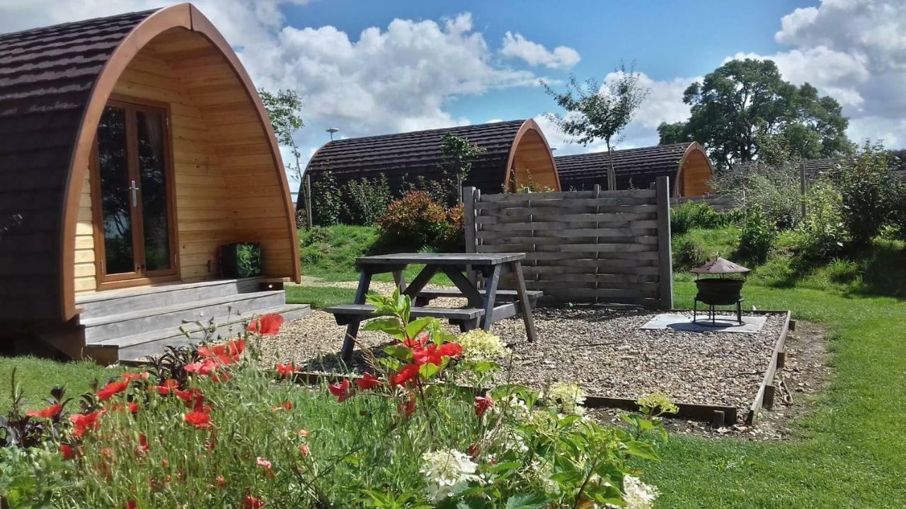 Mallow Glamping Pod Челтнъм Екстериор снимка